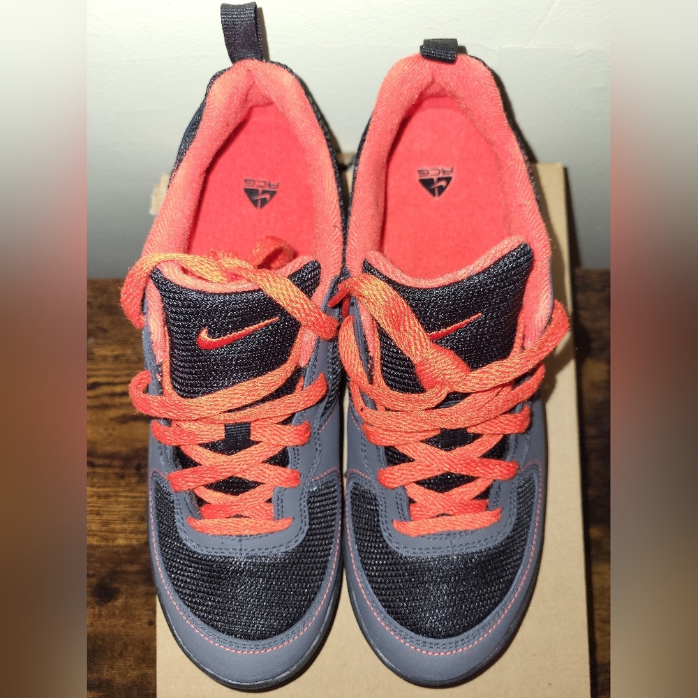Nike ACG Takos low Mens size 8.5 Brand New